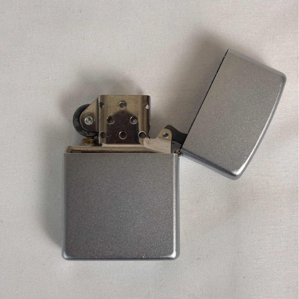 Zippo Vintage Kevin Harvick #29 Swoosh Lighter Chrome Brushed Lighter New - Picture 5 of 8